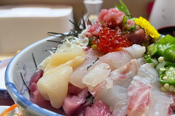 旬の魚の海鮮丼